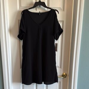 Signature Studio Black Short Sleeve Dress